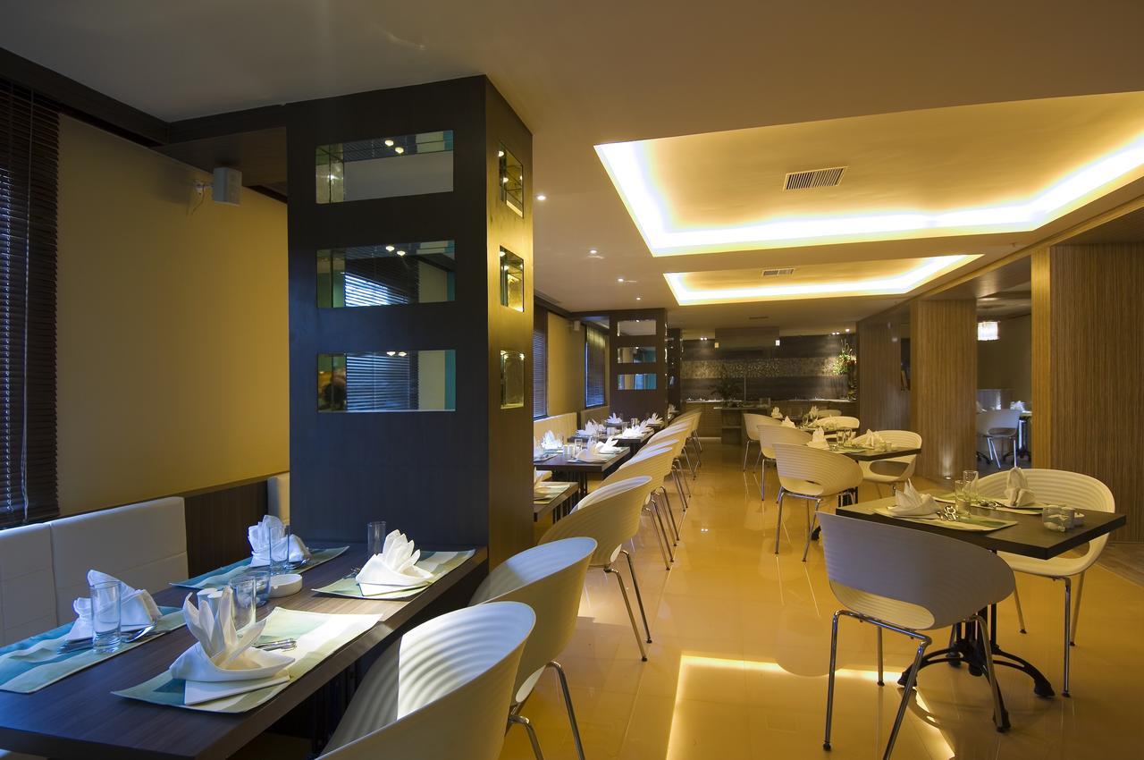 Mapple Whitefield Bangalore Restoran foto
